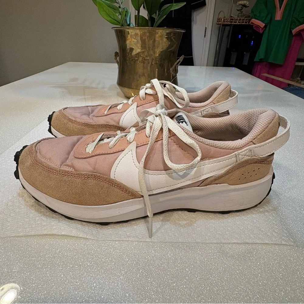 Nike ‘Waffle Debut’ Athletic Sneakers Pink White Swoosh